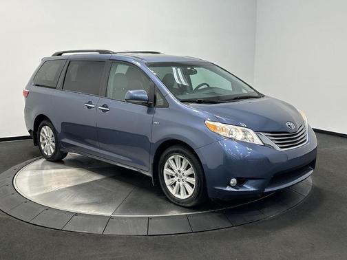 2017 Toyota Sienna XLE