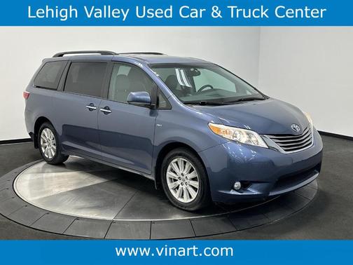 2017 Toyota Sienna XLE