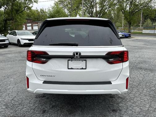 Platinum White Pearl 2026 Honda Odyssey EX-L