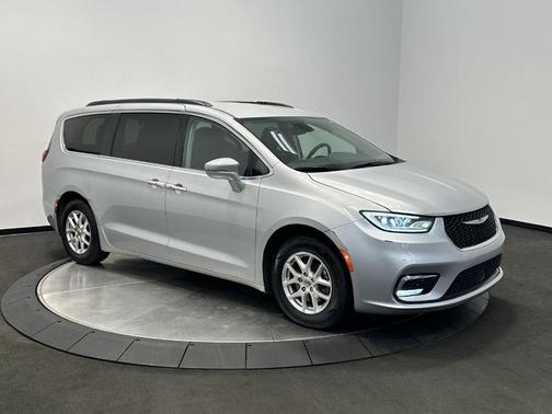 Silver Mist Clearcoat 2022 Chrysler Pacifica Touring-L