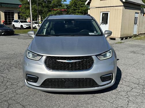 Silver Mist Clearcoat 2022 Chrysler Pacifica Touring-L