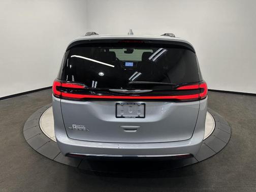 Silver Mist Clearcoat 2022 Chrysler Pacifica Touring-L