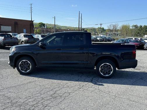 Crystal Black Pearl 2024 Honda Ridgeline Black Edition