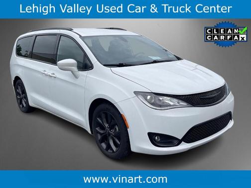 2020 Chrysler Pacifica Touring-L