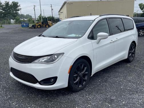 2020 Chrysler Pacifica Touring-L