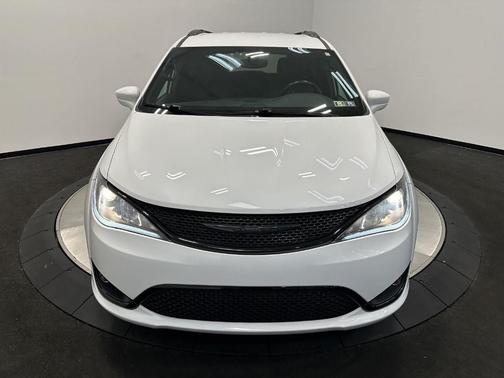 2020 Chrysler Pacifica Touring-L