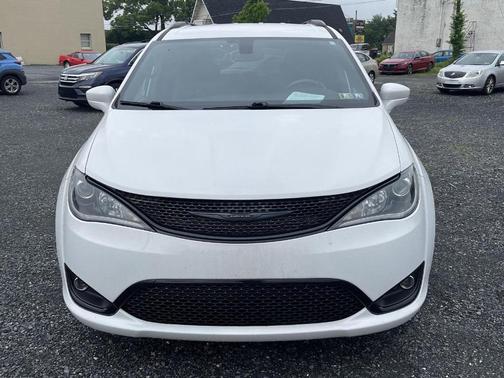 2020 Chrysler Pacifica Touring-L