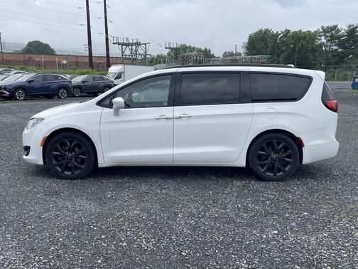 2020 Chrysler Pacifica Touring-L