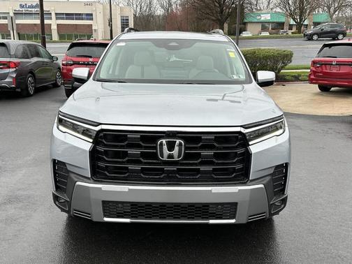 Solar Silver Metallic 2026 Honda Pilot Touring