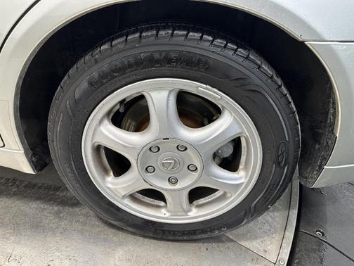 2001 Lexus IS 300 Base