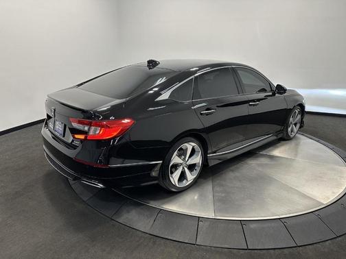2019 Honda Accord Touring 2.0T