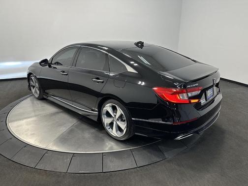 2019 Honda Accord Touring 2.0T