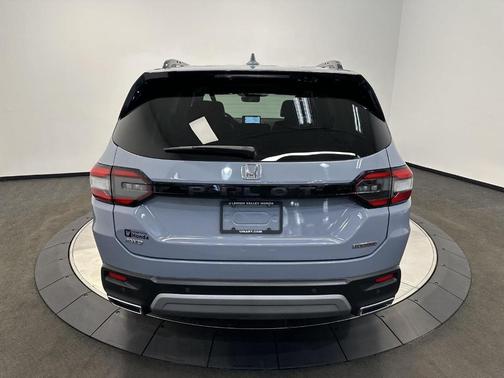 Sonic Gray Pearl 2024 Honda Pilot Touring