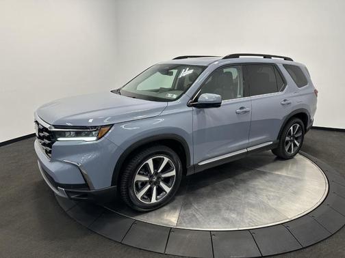 Sonic Gray Pearl 2024 Honda Pilot Touring