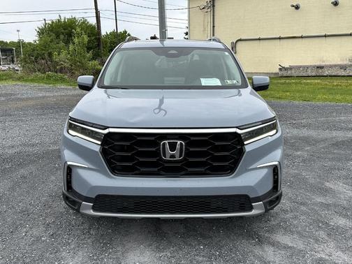 Sonic Gray Pearl 2024 Honda Pilot Touring