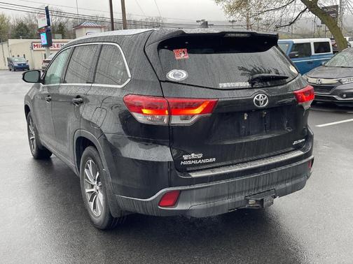 2017 Toyota Highlander SE