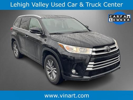 2017 Toyota Highlander SE