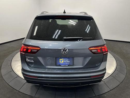 2021 Volkswagen Tiguan 2.0T SE R-Line Black
