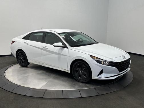 Quartz White 2021 Hyundai ELANTRA SEL