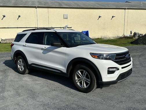 Star White 2021 Ford Explorer XLT