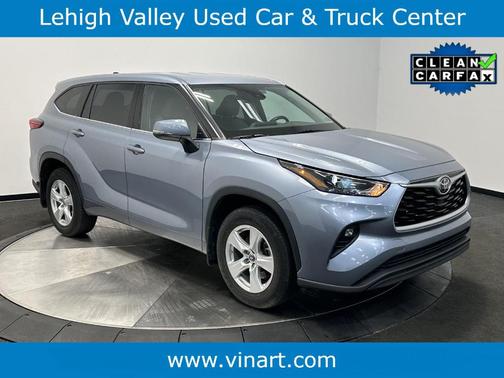 2022 Toyota Highlander LE