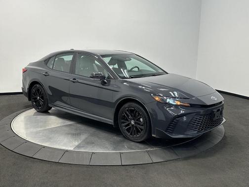 UNDERGROUND 2025 Toyota Camry SE