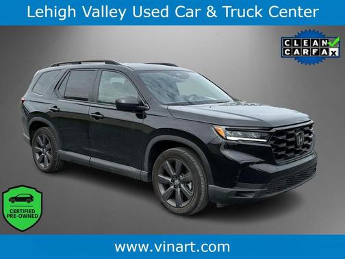 Crystal Black Pearl 2025 Honda Pilot Sport