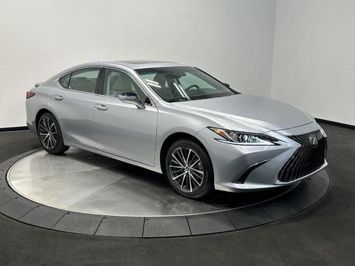2025 Lexus ES 300h Base