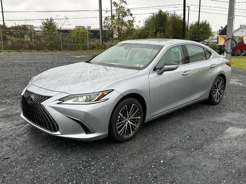 2025 Lexus ES 300h Base