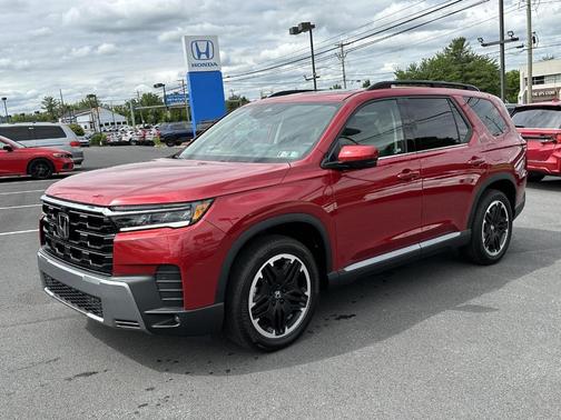 Radiant Red Metallic II 2026 Honda Pilot Touring