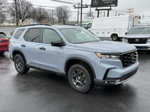 Sonic Gray Pearl 2025 Honda Pilot TrailSport