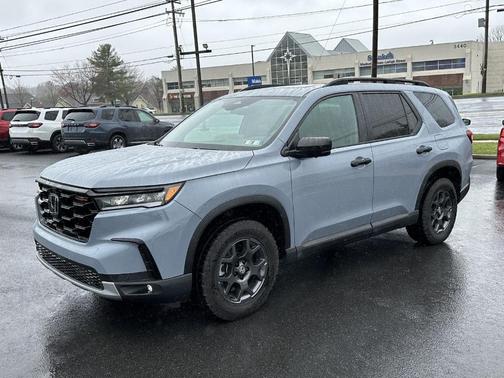 Sonic Gray Pearl 2025 Honda Pilot TrailSport