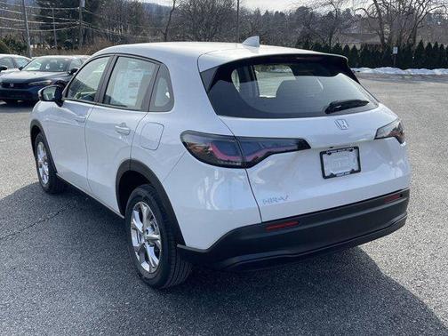 2025 Honda HR-V LX