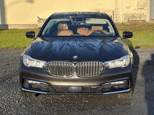 2017 BMW 740 i xDrive