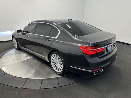 2017 BMW 740 i xDrive
