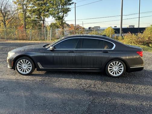 2017 BMW 740 i xDrive