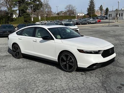 Platinum White Pearl 2026 Honda Accord SE