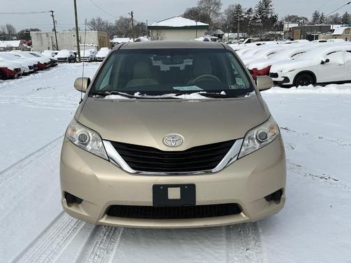 2012 Toyota Sienna LE