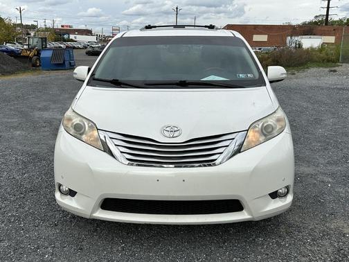 2014 Toyota Sienna 