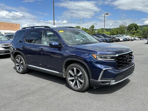 Obsidian Blue Pearl 2024 Honda Pilot Touring