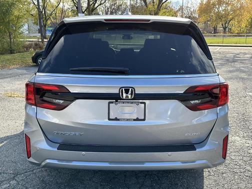 Solar Silver Metallic 2026 Honda Odyssey Elite