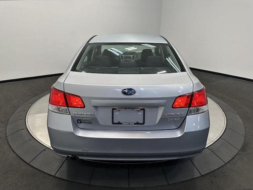 Ice Silver Metallic 2013 Subaru Legacy 2.5i