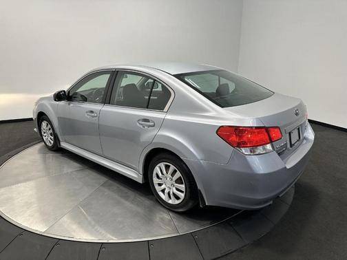 Ice Silver Metallic 2013 Subaru Legacy 2.5i