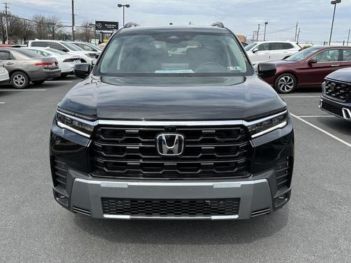 Crystal Black Pearl 2026 Honda Pilot Touring