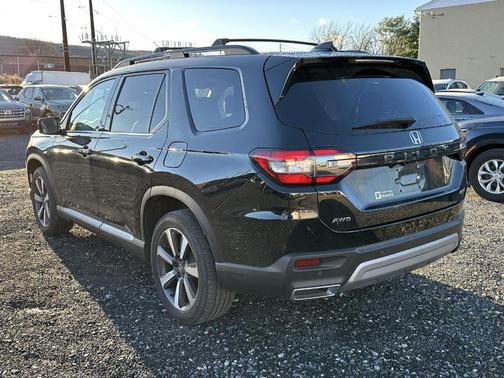 2023 Honda Pilot Touring