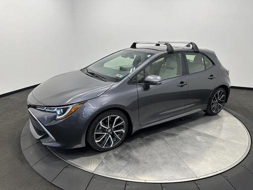 Magnetic Gray Metallic 2022 Toyota Corolla Hatchback XSE