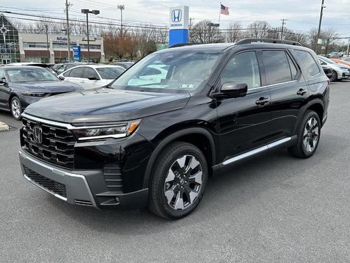 Crystal Black Pearl 2026 Honda Pilot Touring