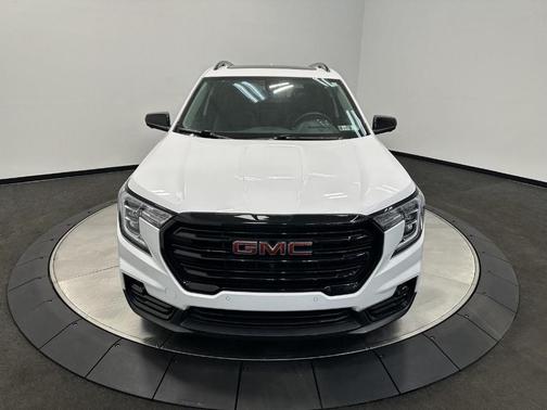 Summit White 2024 GMC Terrain SLT