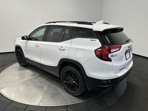 Summit White 2024 GMC Terrain SLT
