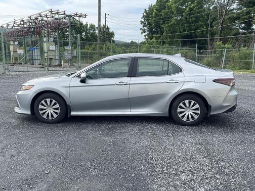 2023 Toyota Camry Hybrid LE